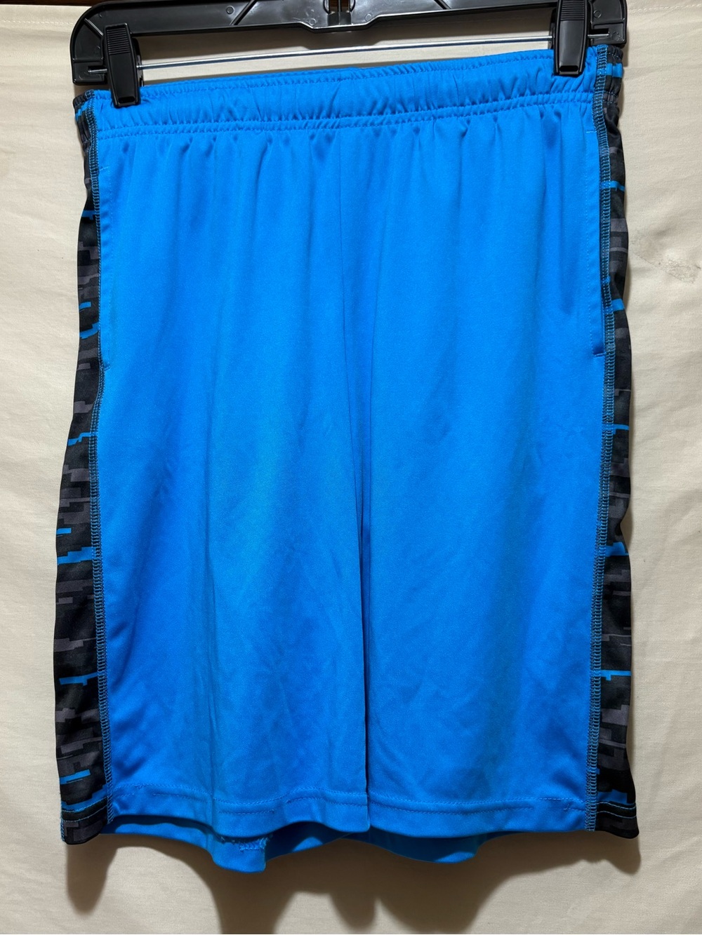 tek gear Size L (14/16) Bright Blue Athletic Shorts Black Camouflage Side Panels